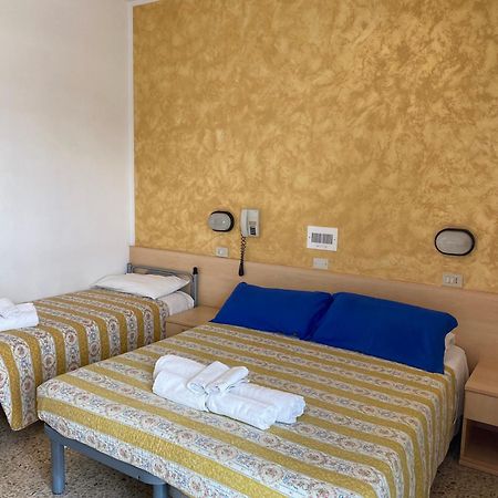 Hotel Loretta Rimini Exteriör bild