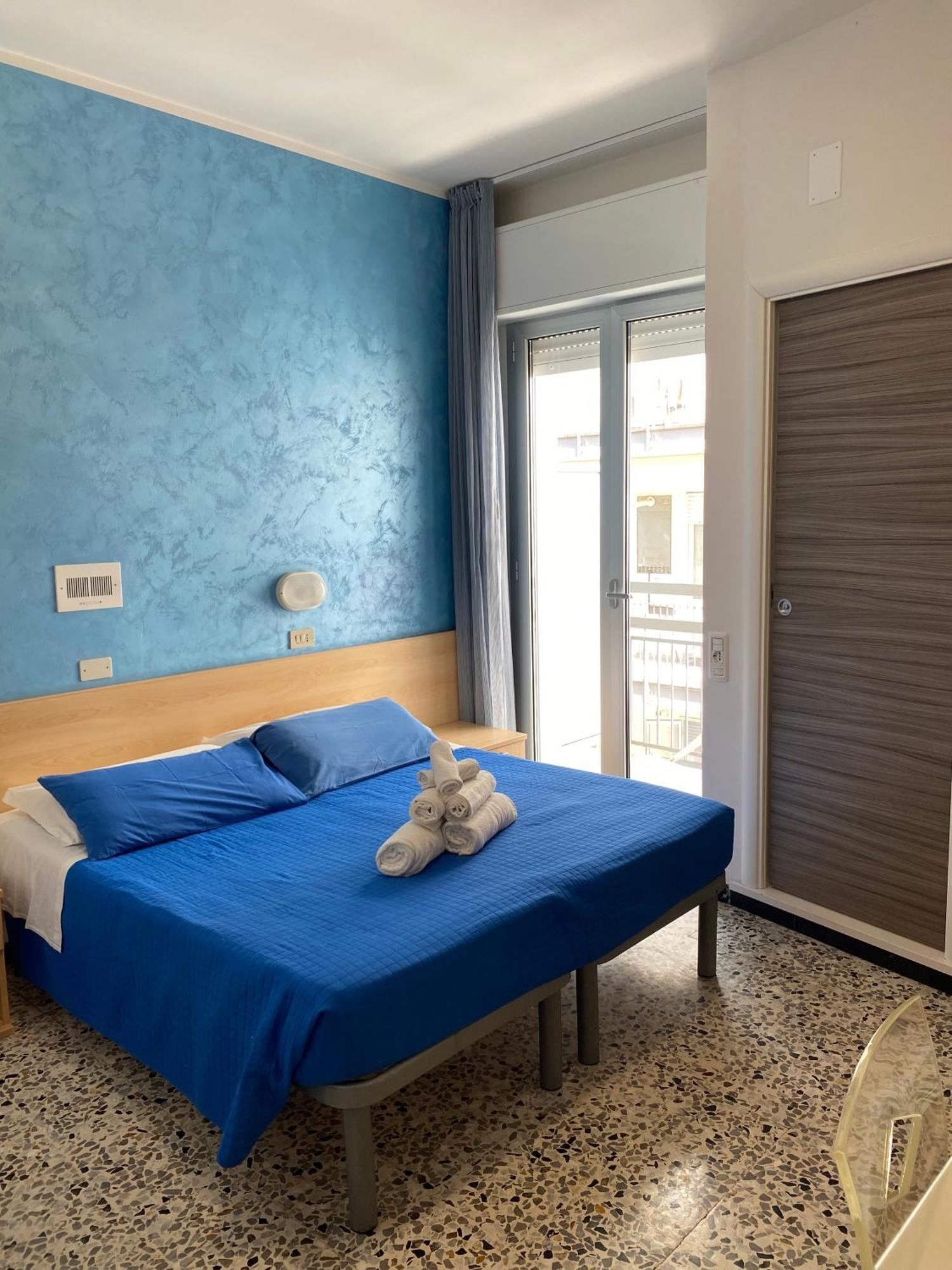 Hotel Loretta Rimini Exteriör bild