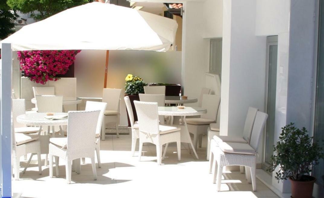 Hotel Loretta Rimini Exteriör bild