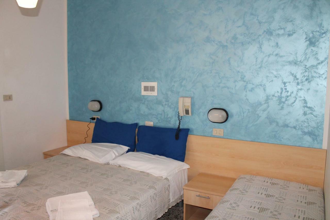 Hotel Loretta Rimini Exteriör bild